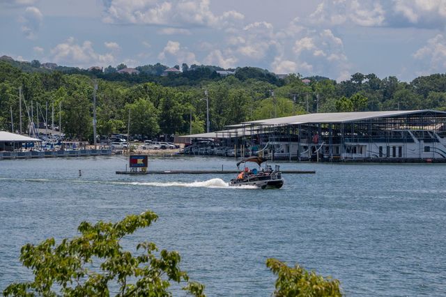 295 Rocky Shores Ridge, Hollister, MO 65672