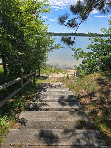 1743 Kendall Street, Grant Township, MI 48748