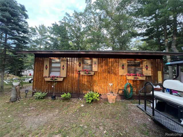 1743 Kendall Street, Grant Township, MI 48748