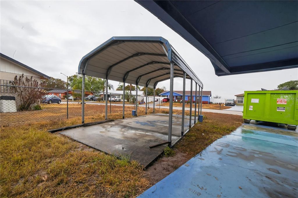 Image 28 of property listing at 2952 MORRIS DRIVE, Bartow, FL 33830