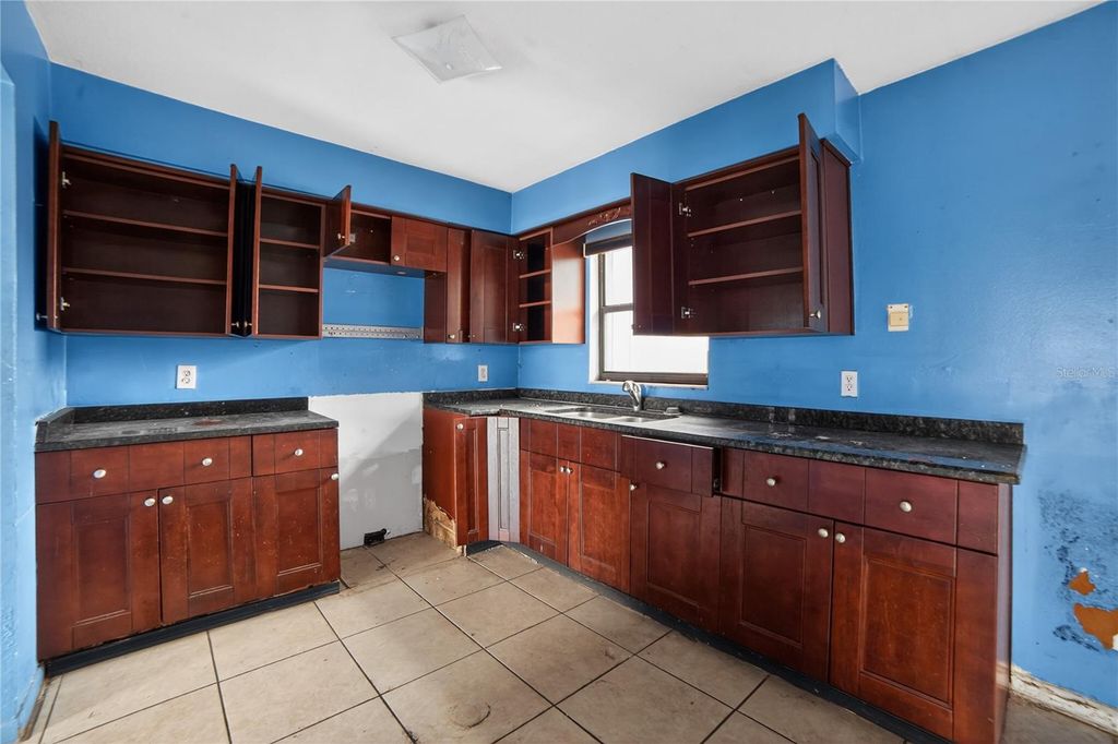 Image 5 of property listing at 2952 MORRIS DRIVE, Bartow, FL 33830