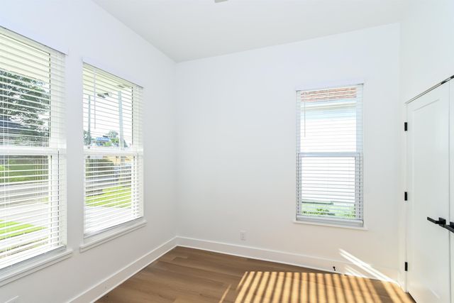 213 N WATKINS AVE, Memphis, TN 38104