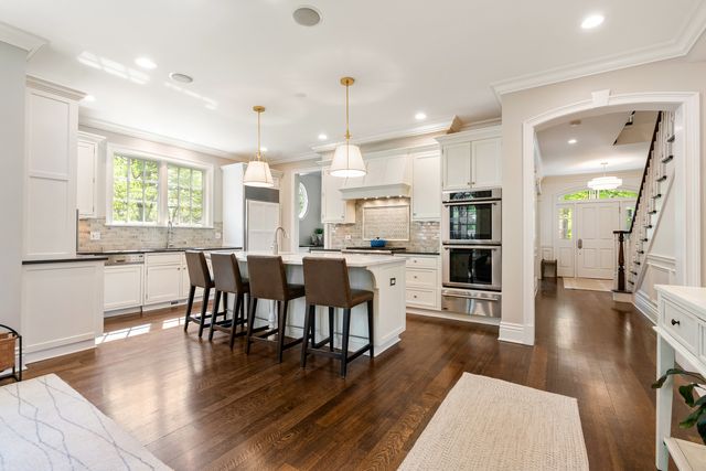804 Greenwood Avenue, Wilmette, IL 60091