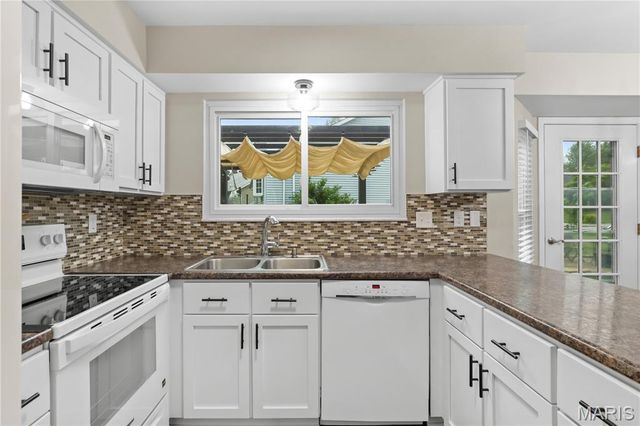 948 Blake Court, St Peters, MO 63376