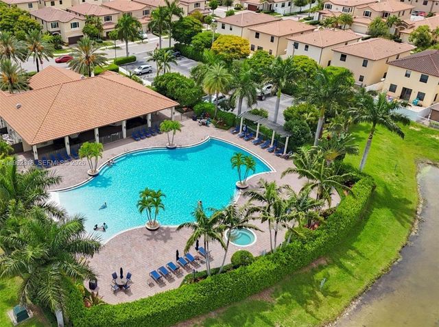 8952 W 35th Ln, Hialeah, FL 33018