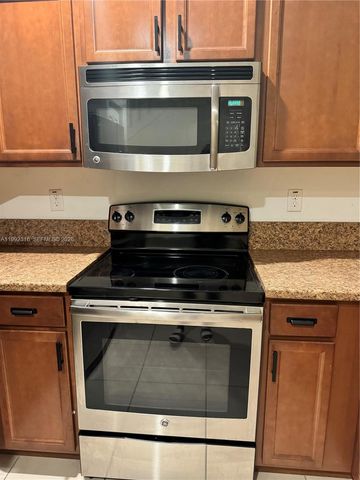 8952 W 35th Ln, Hialeah, FL 33018