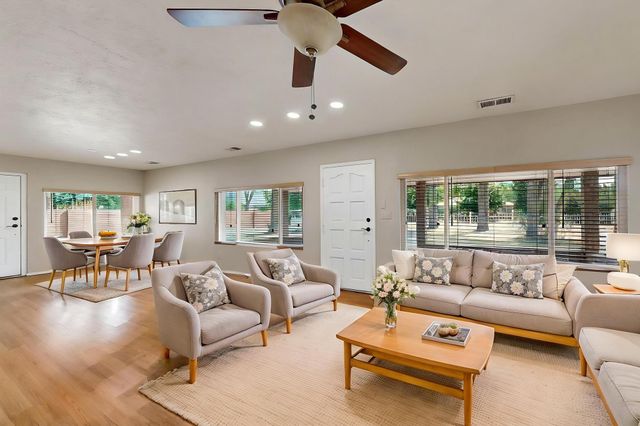 2215 MARGARET Drive, Bosque Farms, NM 87068