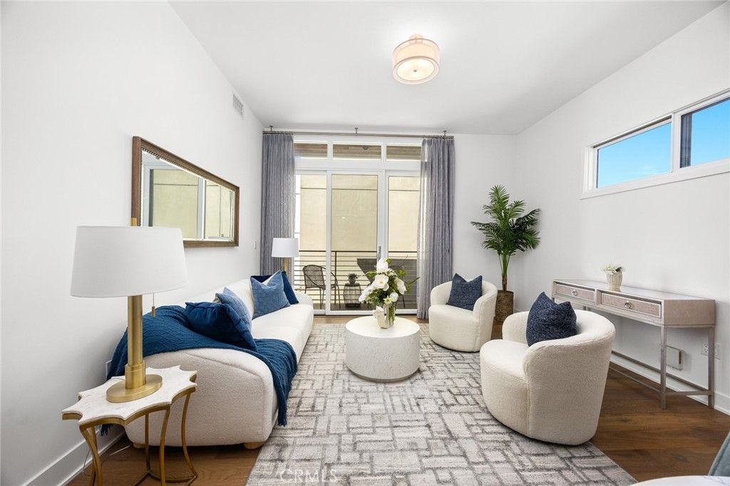 Image 4 of property listing at 125 Hurlbut 209, Pasadena, CA 91105