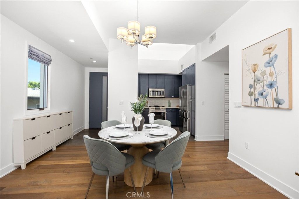 Image 6 of property listing at 125 Hurlbut 209, Pasadena, CA 91105