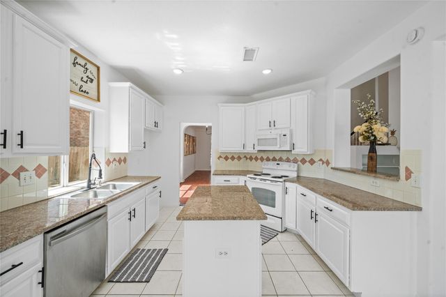 13623 Country Green Court, Houston, TX 77059