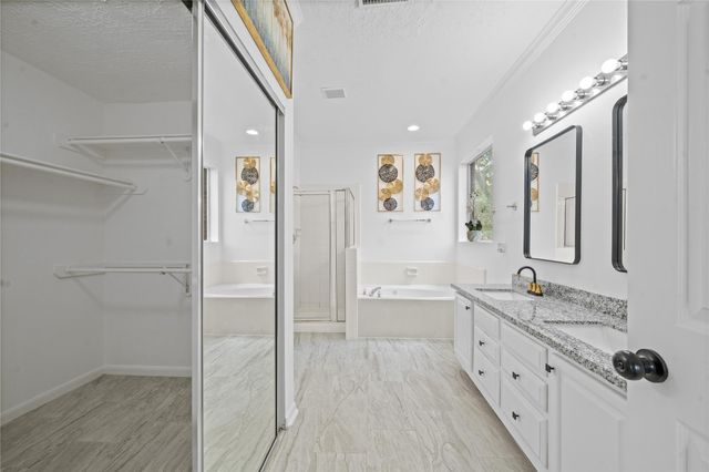 13623 Country Green Court, Houston, TX 77059