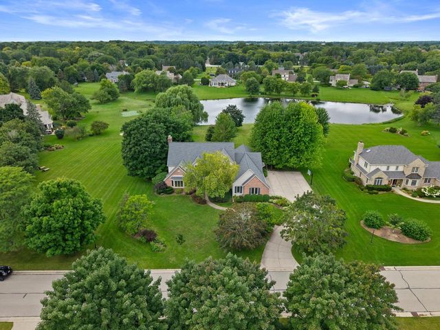 11803 N Lantern LANE, Mequon, WI 53092