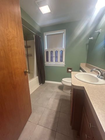 870 Morgan Street, Elgin, IL 60123