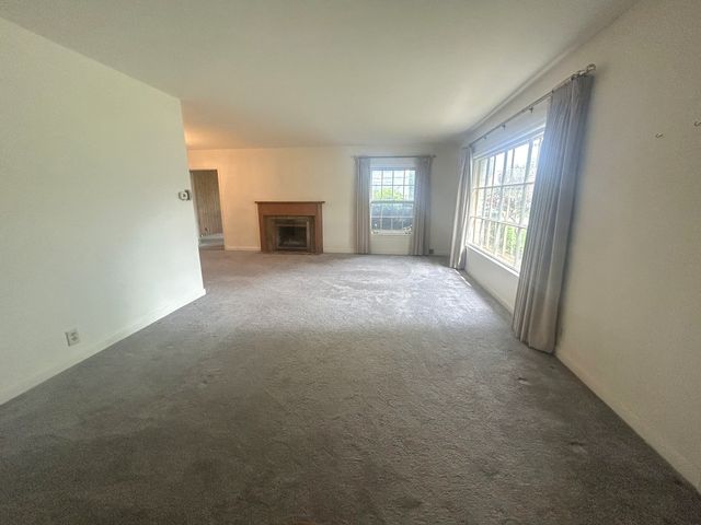 870 Morgan Street, Elgin, IL 60123