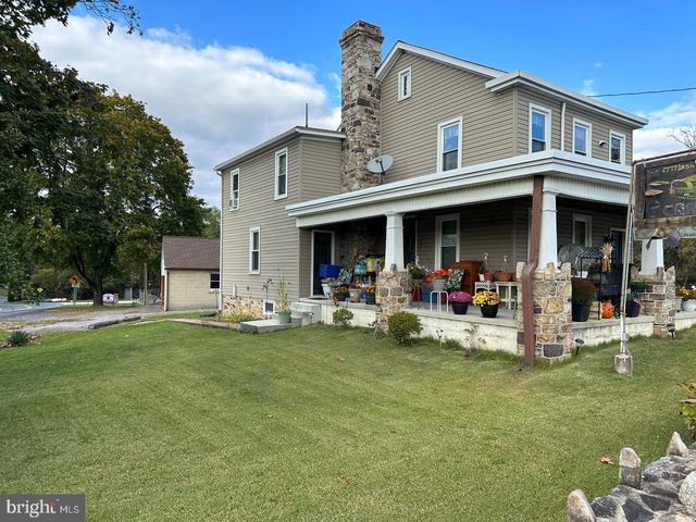 1602 SPRING RD, Carlisle, PA 17013