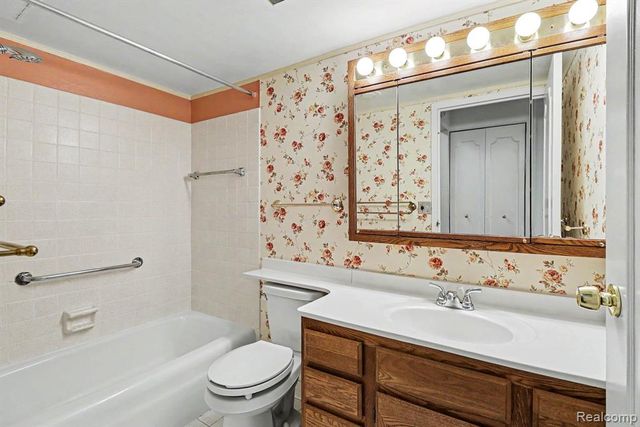 21800 Morley Avenue 709, Dearborn, MI 48124