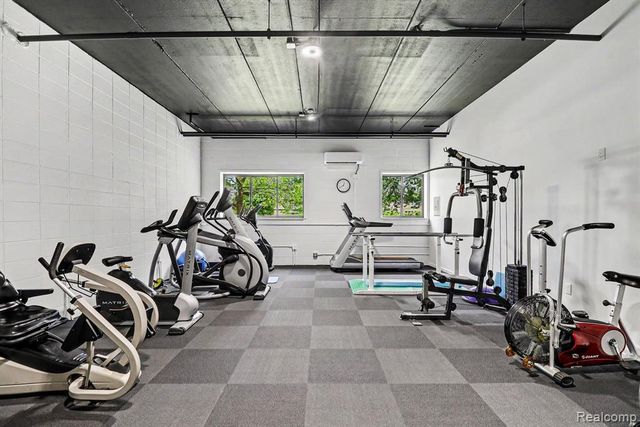 21800 Morley Avenue 709, Dearborn, MI 48124