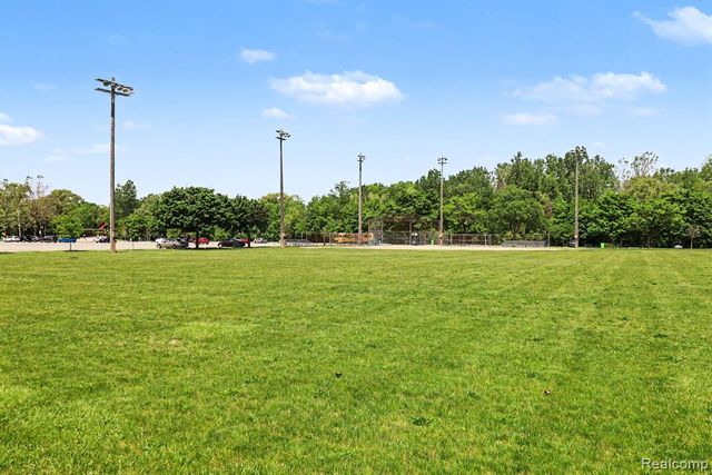 21800 Morley Avenue 709, Dearborn, MI 48124