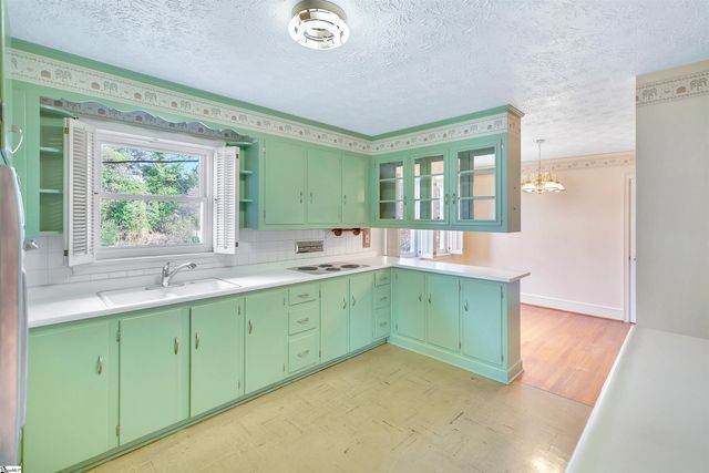 2156 Gentry Memorial Highway, Pickens, SC 29671