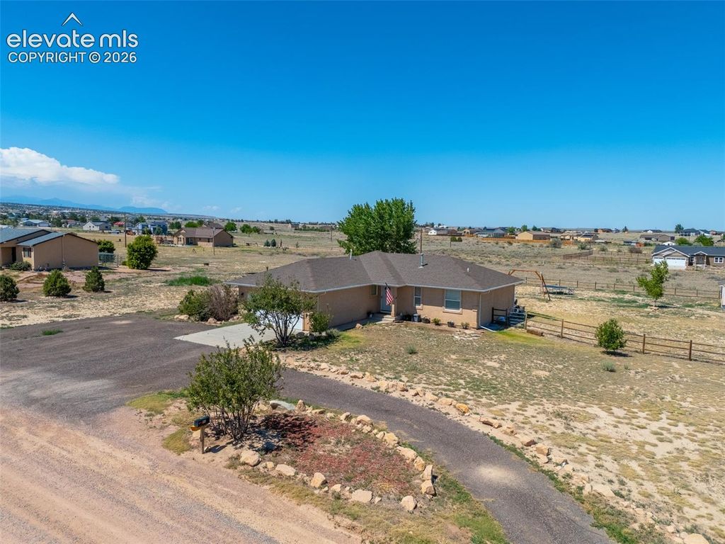 635 E Chaunsey Drive, Pueblo West, CO 81007 — photo 2