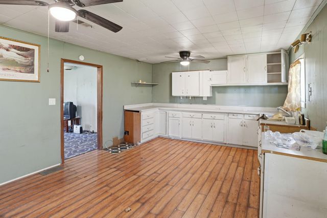1928 S 35th Street, Galesburg, MI 49053