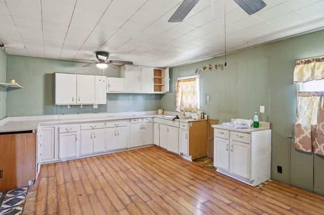1928 S 35th Street, Galesburg, MI 49053