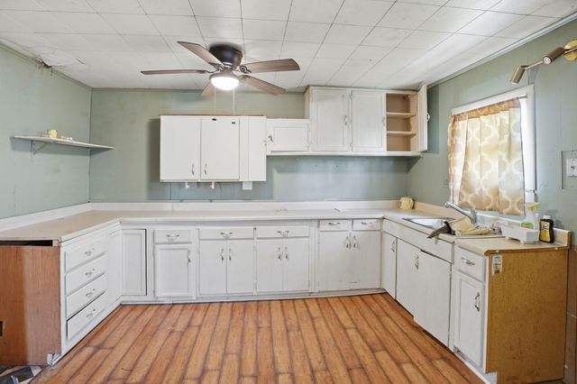 1928 S 35th Street, Galesburg, MI 49053