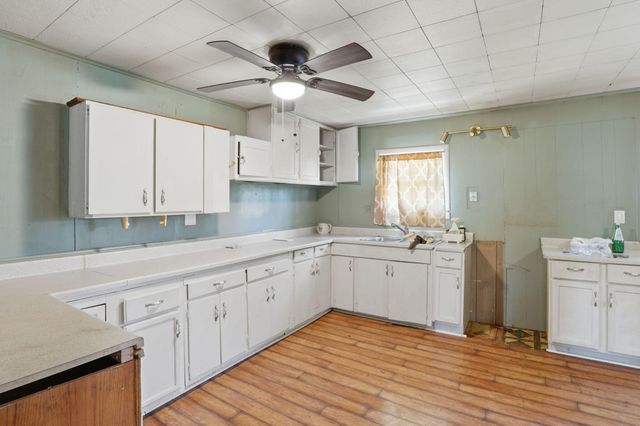 1928 S 35th Street, Galesburg, MI 49053