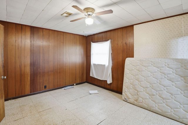 1928 S 35th Street, Galesburg, MI 49053