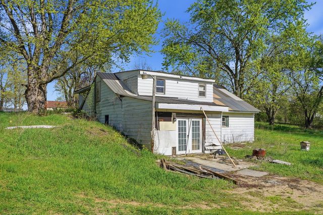 1928 S 35th Street, Galesburg, MI 49053