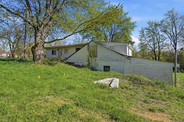 1928 S 35th Street, Galesburg, MI 49053