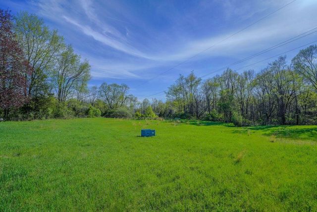 1928 S 35th Street, Galesburg, MI 49053