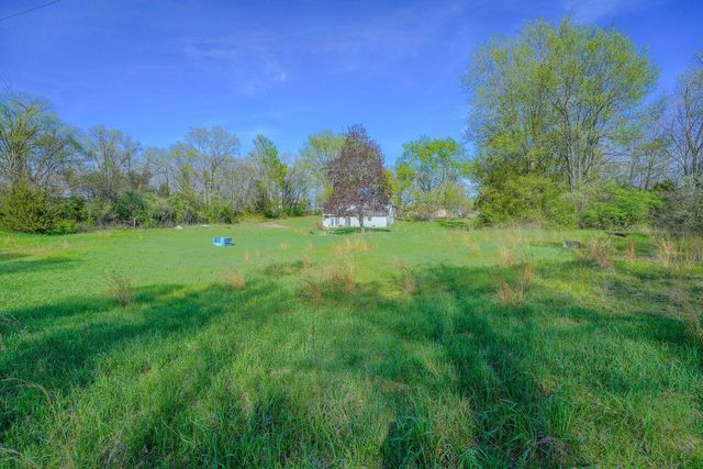 1928 S 35th Street, Galesburg, MI 49053