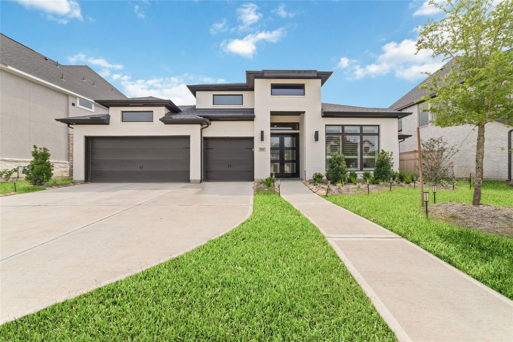 5511 Holly Hollow Lane, Fulshear, TX 77441