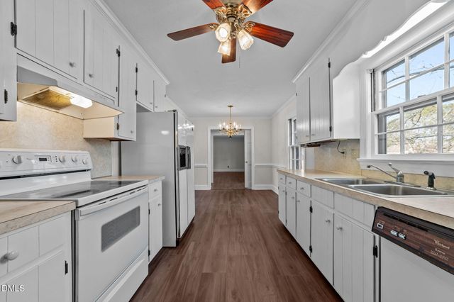 1104 Crestview Drive, Tarboro, NC 27886