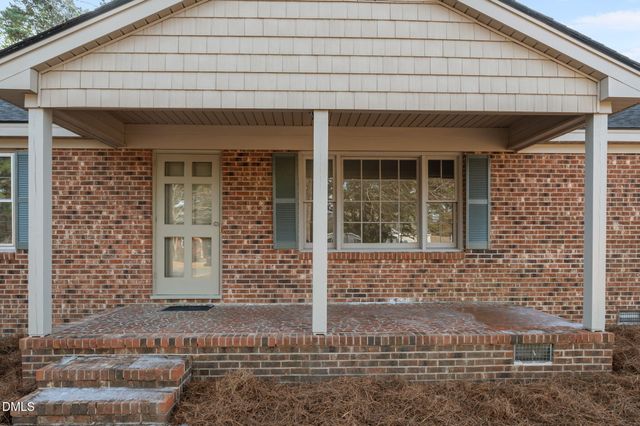 1104 Crestview Drive, Tarboro, NC 27886