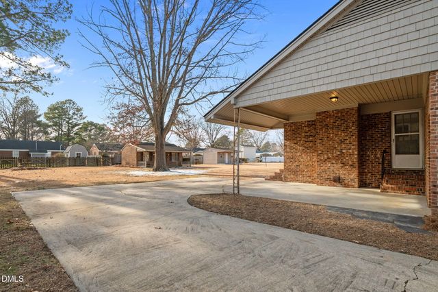 1104 Crestview Drive, Tarboro, NC 27886