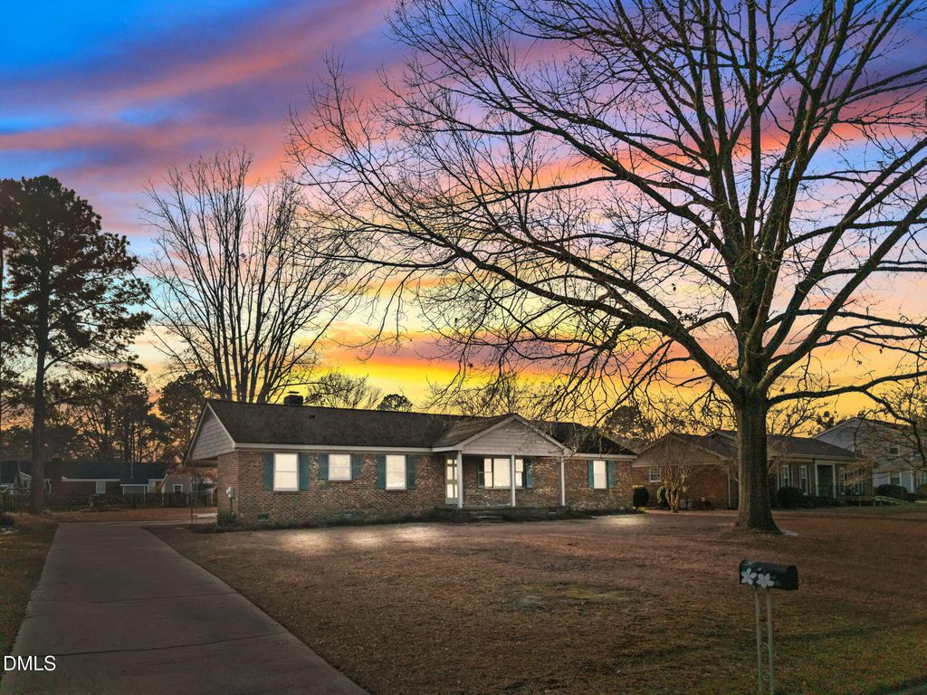 1104 Crestview Drive, Tarboro, NC 27886