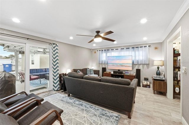 5220 39TH AVENUE N, St Petersburg, FL 33709