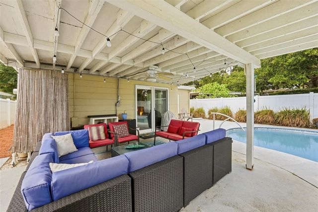 5220 39TH AVENUE N, St Petersburg, FL 33709