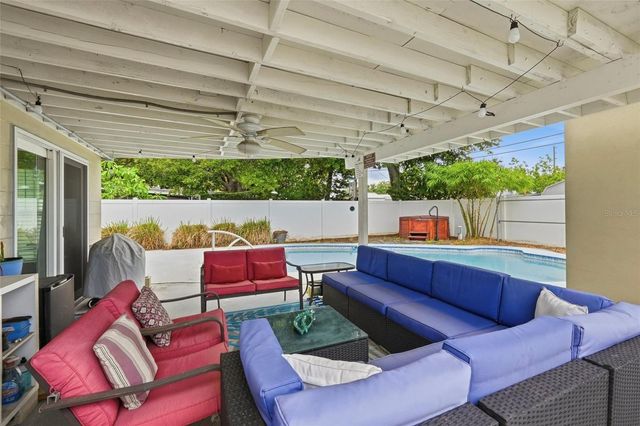 5220 39TH AVENUE N, St Petersburg, FL 33709