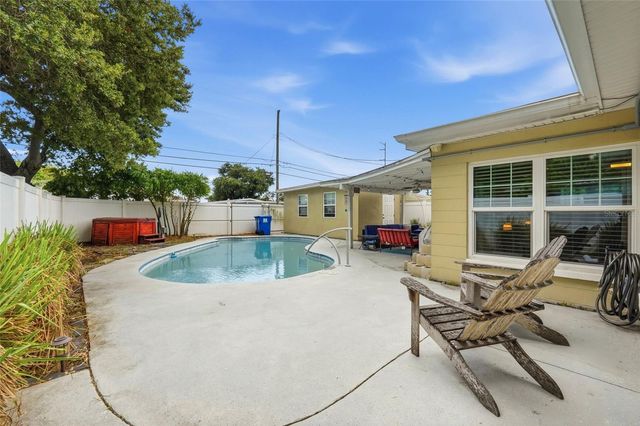 5220 39TH AVENUE N, St Petersburg, FL 33709