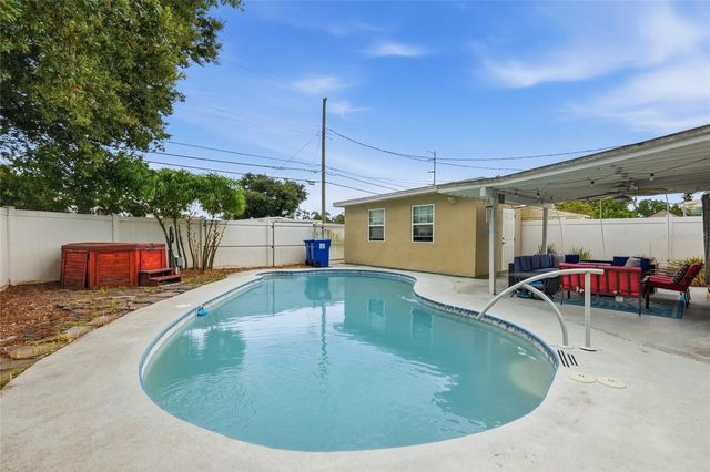 5220 39TH AVENUE N, St Petersburg, FL 33709