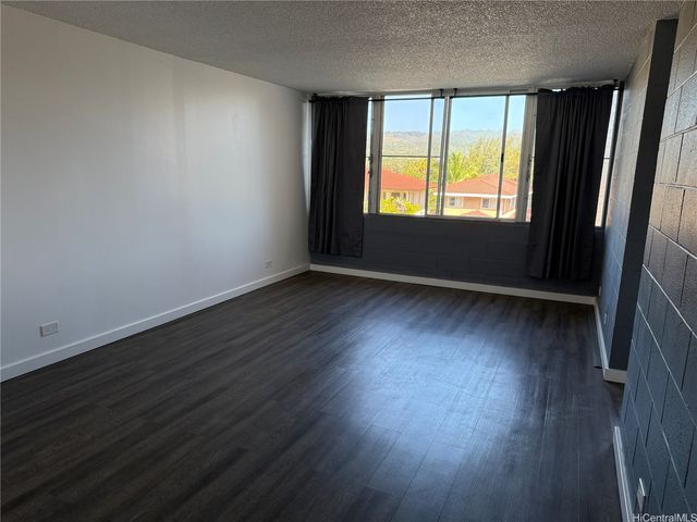 5122 Likini Street 303, Honolulu, HI 96818