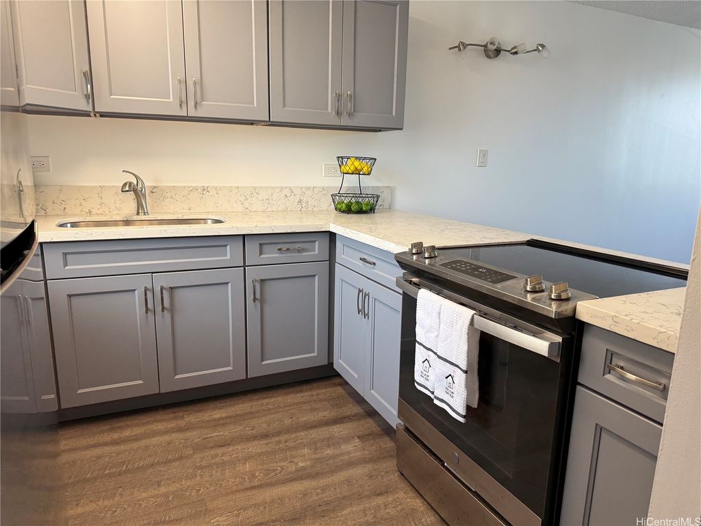 5122 Likini Street 303, Honolulu, HI 96818