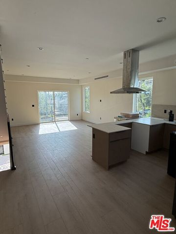 2135 S Longwood Avenue 2, Los Angeles, CA 90016