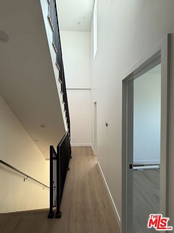 2135 S Longwood Avenue 2, Los Angeles, CA 90016