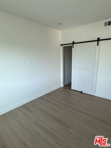 2135 S Longwood Avenue 2, Los Angeles, CA 90016