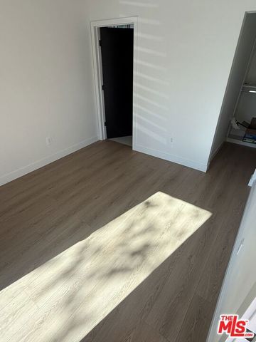 2135 S Longwood Avenue 2, Los Angeles, CA 90016