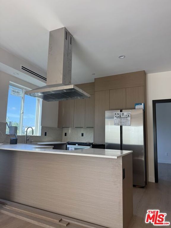 2135 S Longwood Avenue 2, Los Angeles, CA 90016